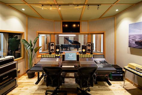 Recording at Studio: Essential Tips for Perfect Sound Recording at Studio: Essential Tips for Perfect Sound